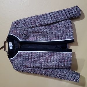 Womens size 4P blazer.